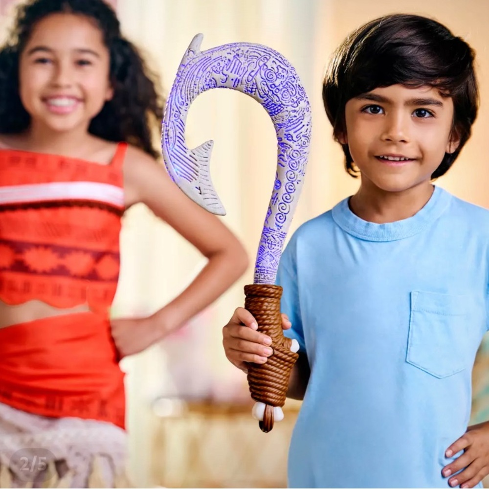 Disney Store Moana 2 Maui's Magical Fish Hook Lights Sounds Costume Prop Toy